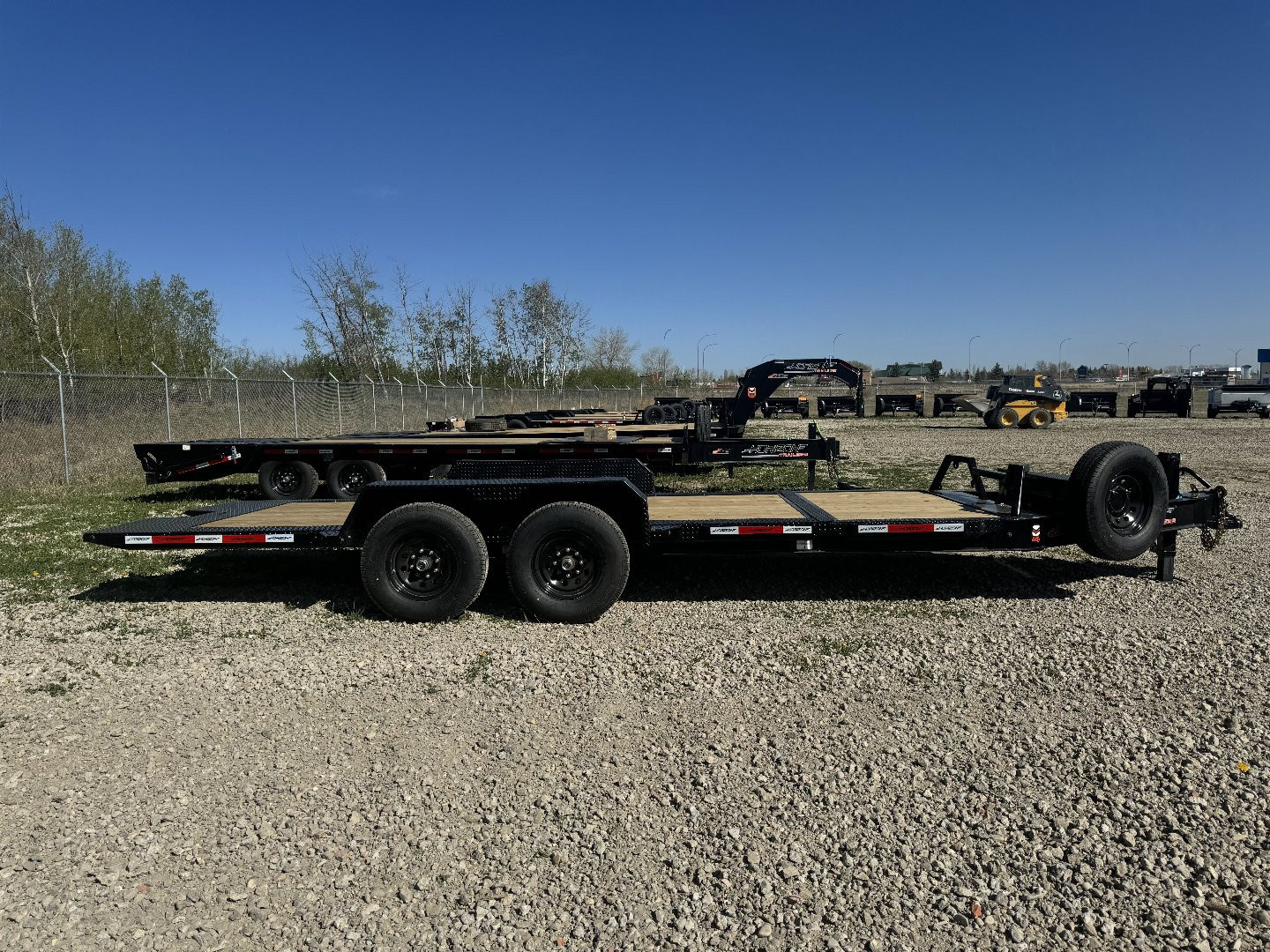 ETZ 83''X20' TILTDECK TRAILER w/TORSION AXLES 14000 GVWR - Image 4