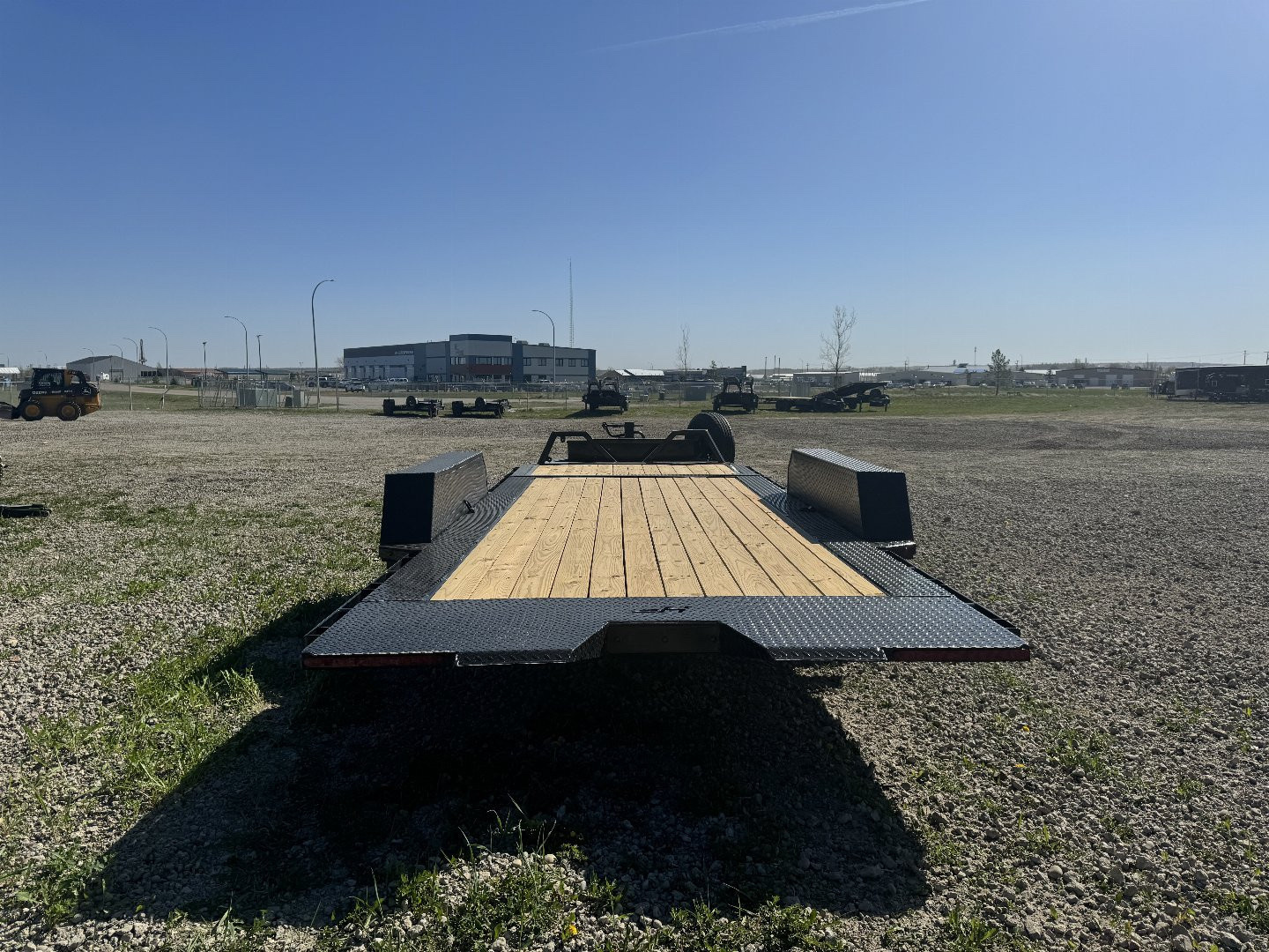 ETZ 83''X20' TILTDECK TRAILER w/TORSION AXLES 14000 GVWR - Image 10